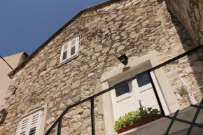 Rooms by the sea Makarska - 11096